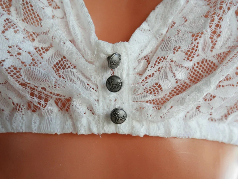 Dirndlbluse CocoVero, Silvie, Stehkragen, V-Ausschnitt, Spitze, ecru