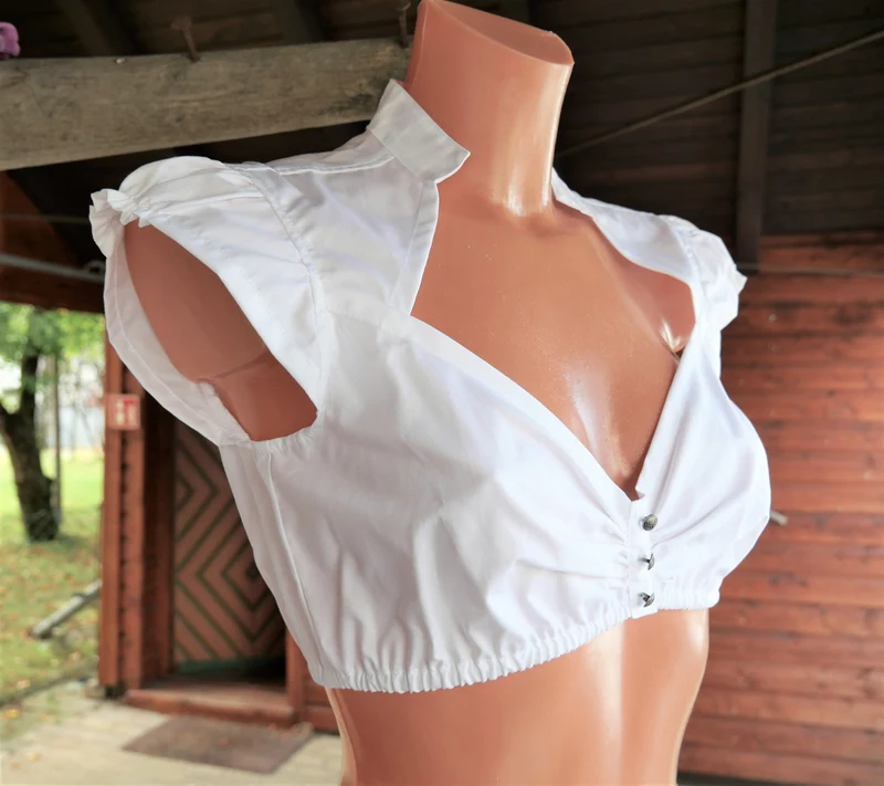 Dirndlbluse CocoVero, Bella kurz, Stehkragen, V-Ausschnitt, weiß