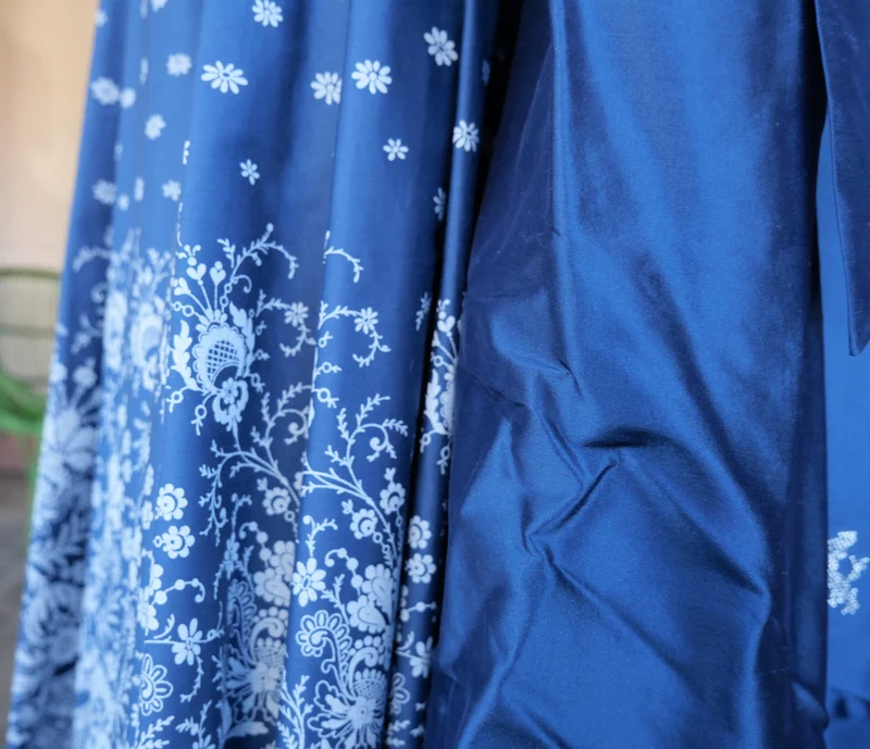 Dirndl Sportalm, Mattersburg, blau, Seide, Midi 70 cm, Gr. 34