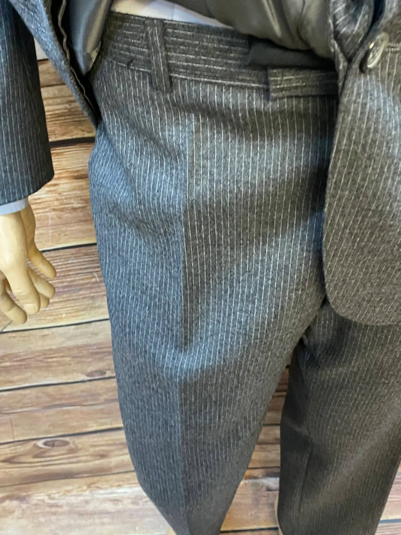 20er Jahre Herren Anzug komplett – Vintage Nadelstreifen Unikat mit Weste & Schiebermütze