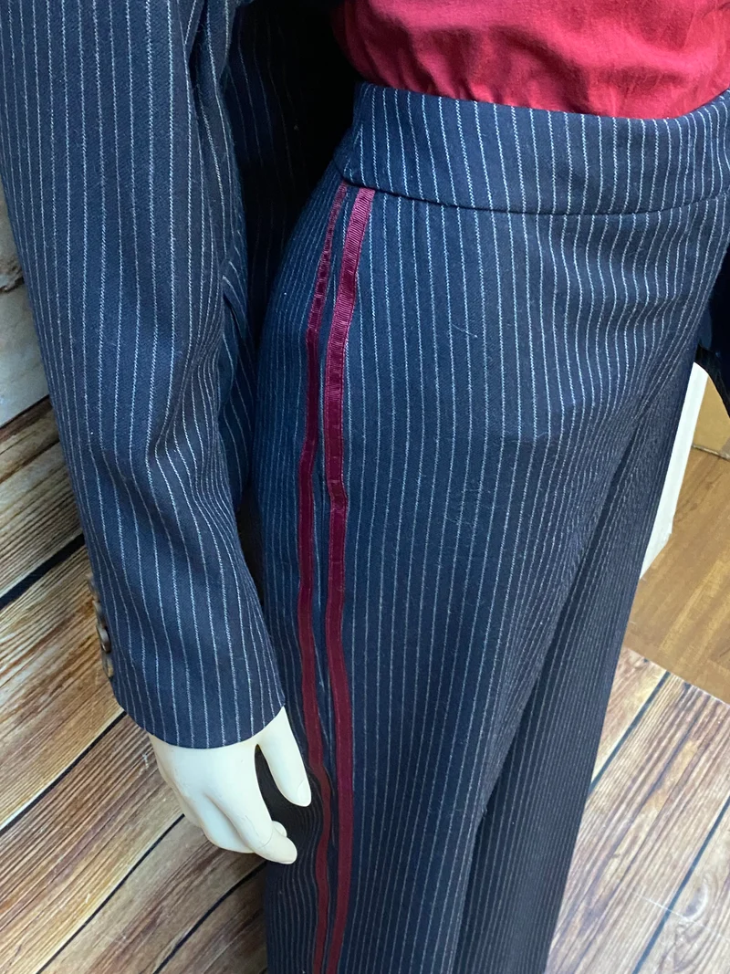 Vintage Nadelstreifen Kostüm Damen Gr. 40 – Blazer, Oberteil, Hose & Hut