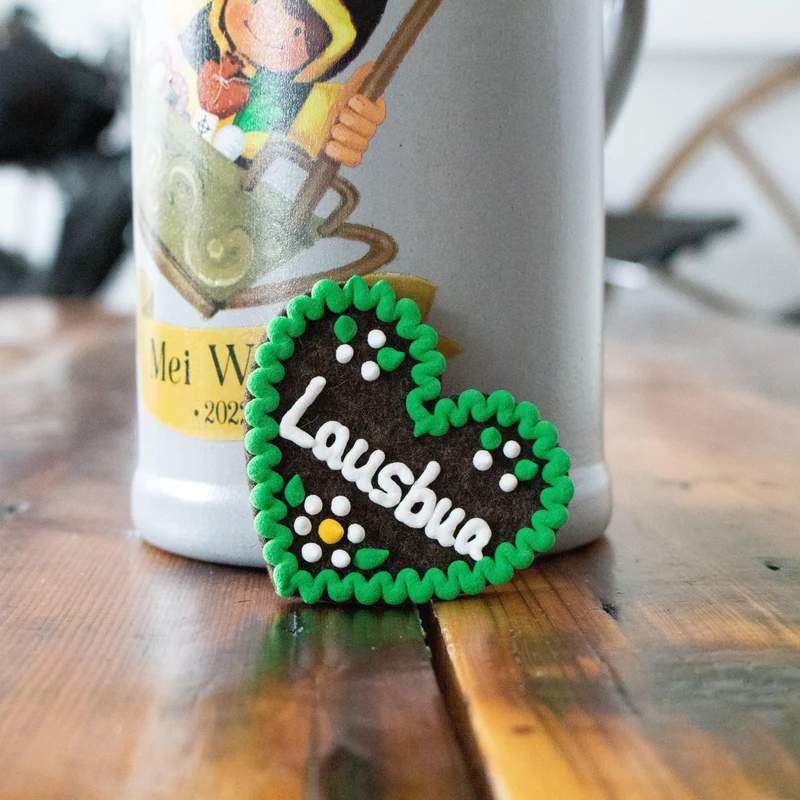 Filzherz-Anstecker "Lausbua"