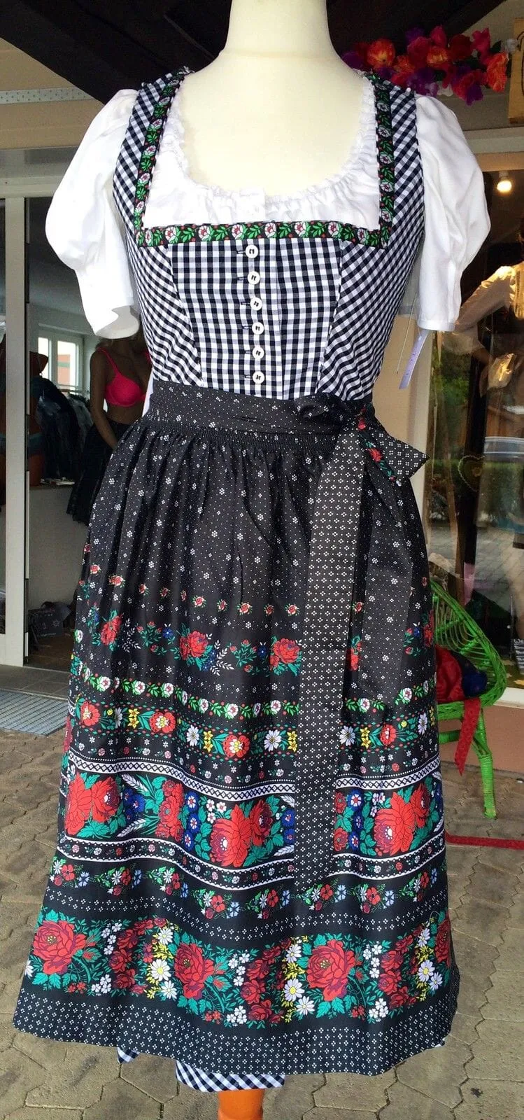Dirndl Wenger, kariert, schwarz/weiß, Midi 70 cm