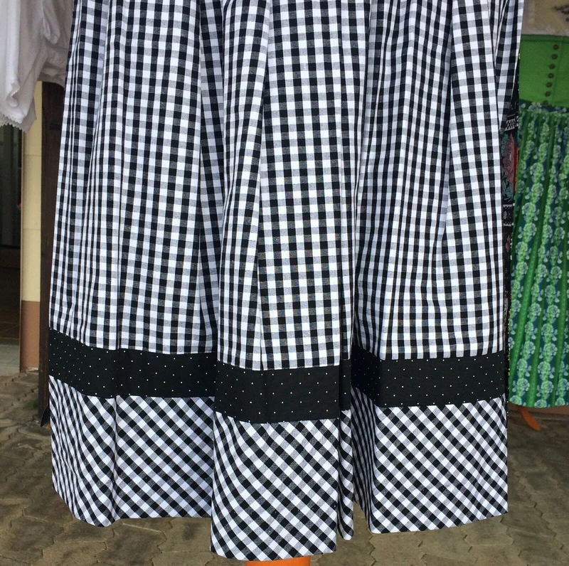 Dirndl Wenger, kariert, schwarz/weiß, Midi 70 cm