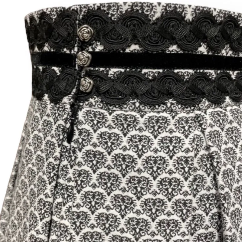 Rock Pia in schwarz/weiss