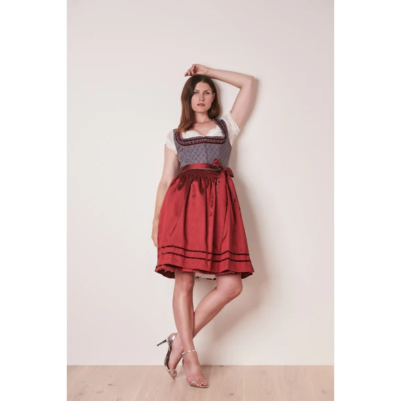 Dirndl Poppy in bordeaux by Victoria Swarovski