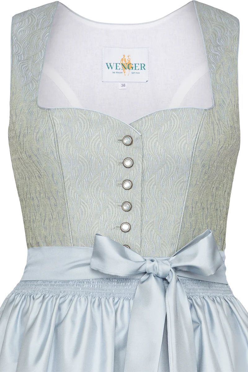Dirndl in Midilänge mit Herzausschnitt