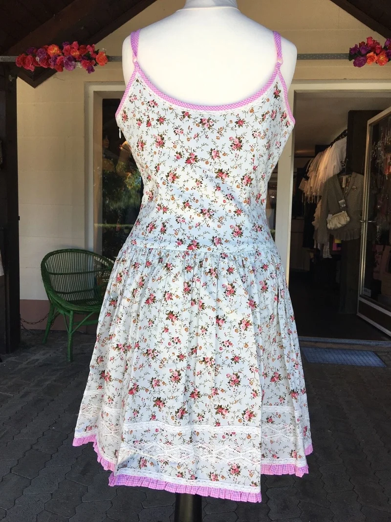 Dirndl Kleid, Krüger Madl, Madrid, Midi 60 cm, geblümt, Gr. 34
