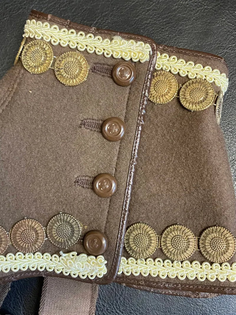 Steampunk Gamaschen Vintage Braun – edel verziert Unikat handveredelt