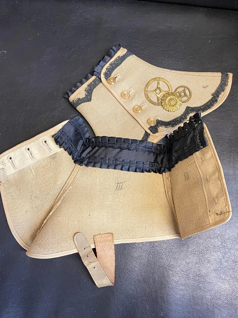 Steampunk Gamaschen Vintage Unikat – handveredelt Spats beige Zahnräder