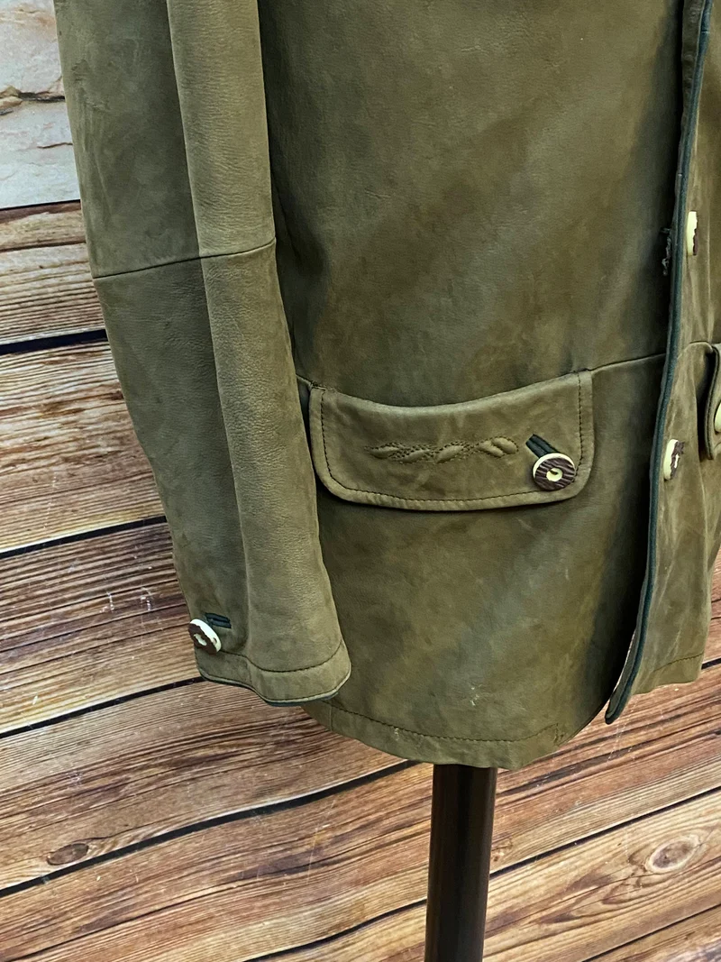 Vintage Trachten Lederjacke Herren Oliv Klassisch mit Stickerei – Größe 25