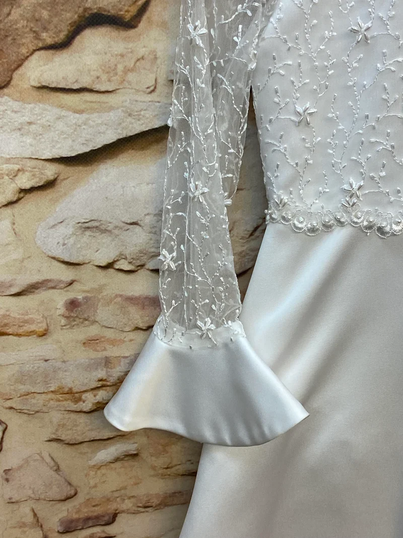 Kommunionkleid Mädchen Gr. 128 – weißes Spitzenkleid zur Erstkommunion mit Kragen