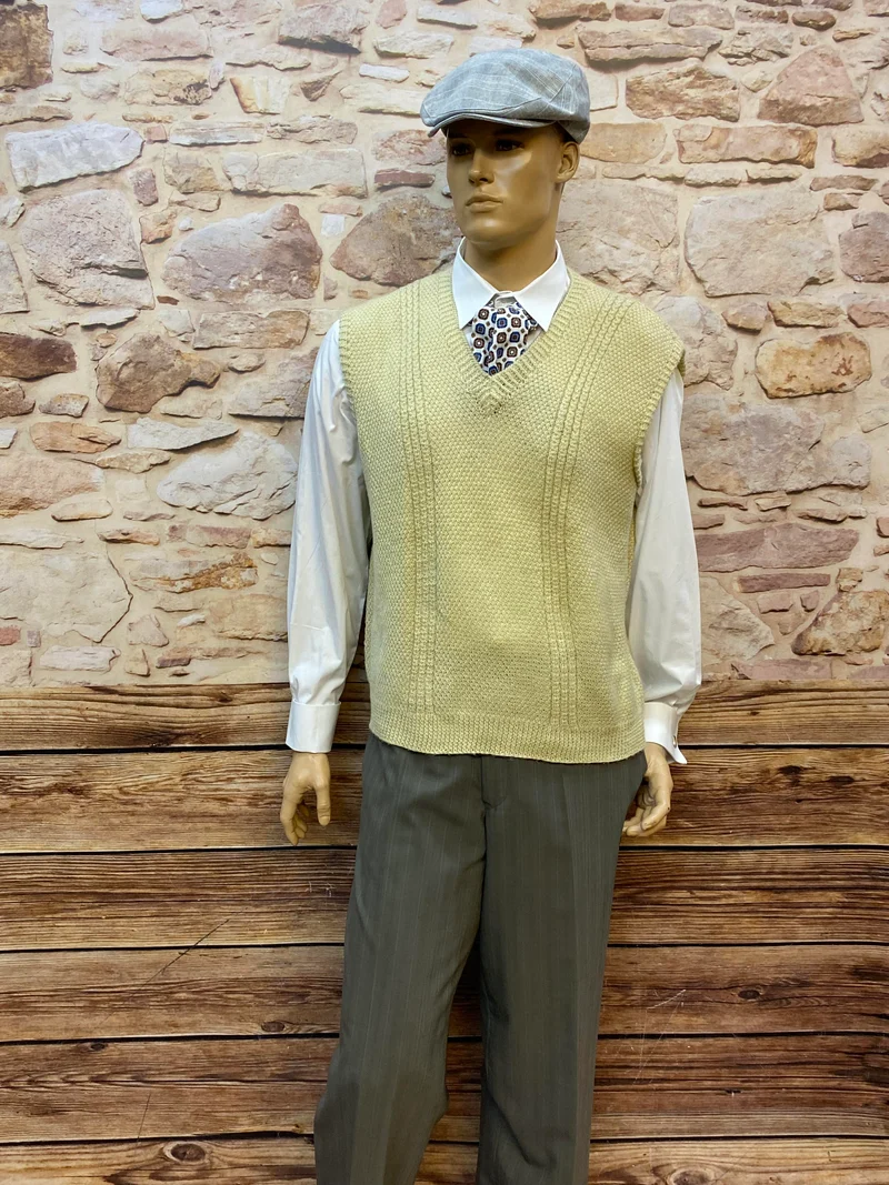 Vintage Herrenanzug mit Pullunder & Schiebermütze – 20er Jahre Stil