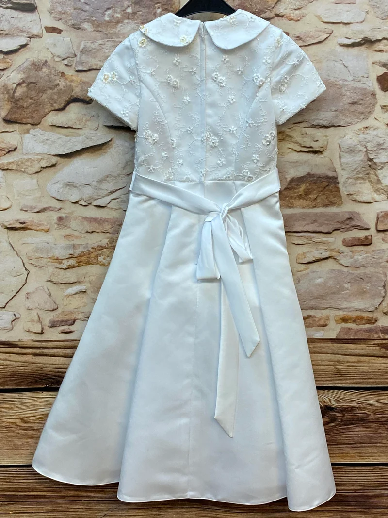 Kommunionkleid weiß mit Blütenstickerei Gr. 128