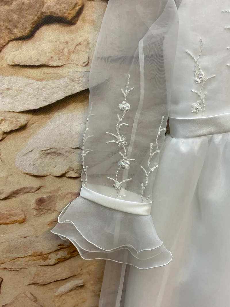 Kommunionkleid weiß mit Perlenstickerei & Tüllrock Gr. 128