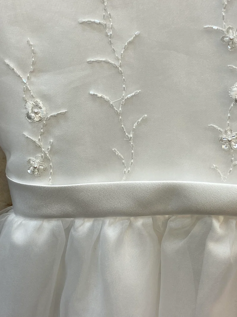 Kommunionkleid weiß mit Perlenstickerei & Tüllrock Gr. 128