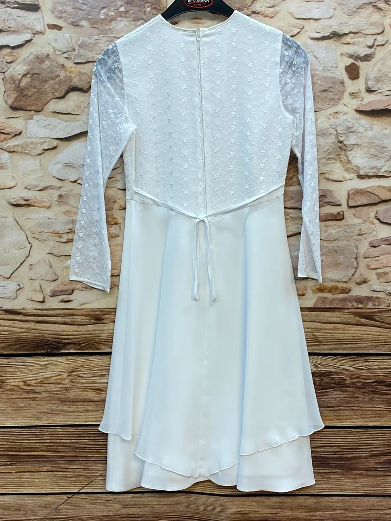 Kommunionkleid weiß mit Stickerei & Chiffonrock Gr. 146 Bay Cörela
