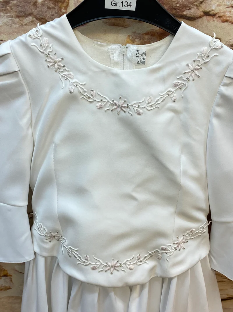 Kommunionkleid mit Stickerei & Volantärmeln – Gr. 134