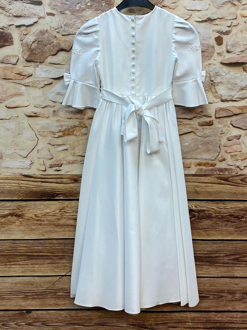 Kommunionkleid mit Stickerei & Volantärmeln – Gr. 134