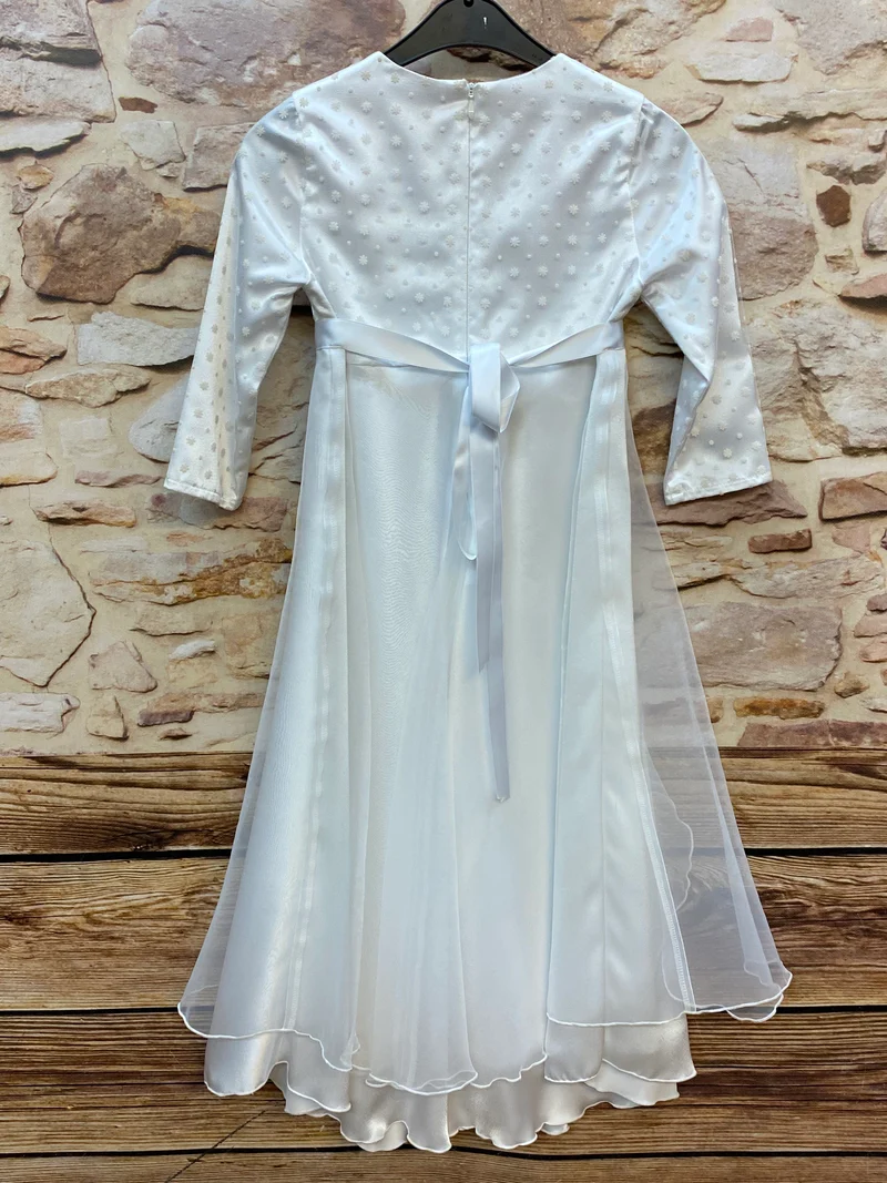 Ungetragenes Mädchenkleid in Weiß mit zartem Tupfen-Tüll – Gr. 128
