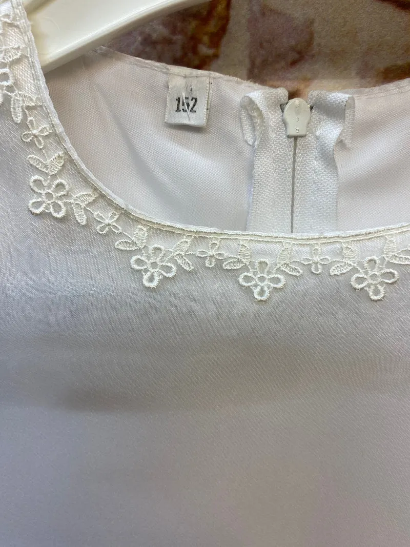 Kommunionkleid weiß mit floraler Stickerei – Gr. 152