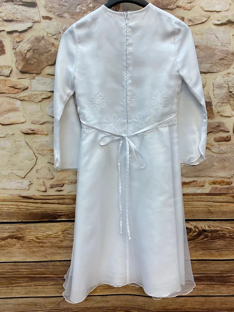 Kommunionkleid weiß – ungetragen – Gr. 140
