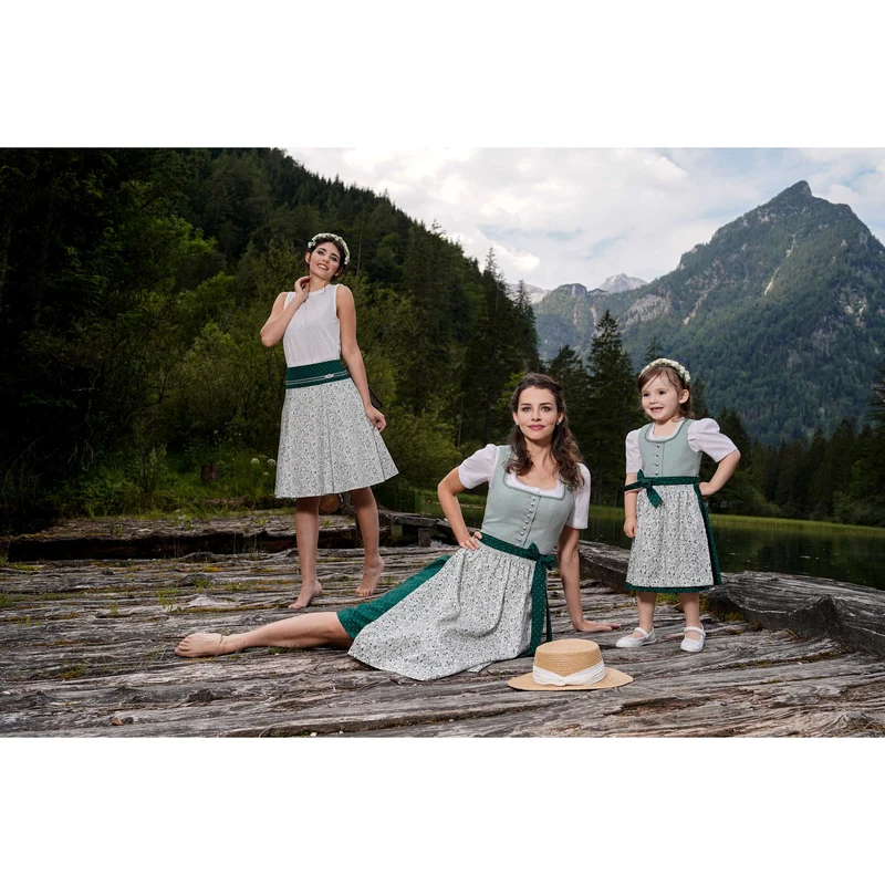 Lilly Dirndl von Wenger