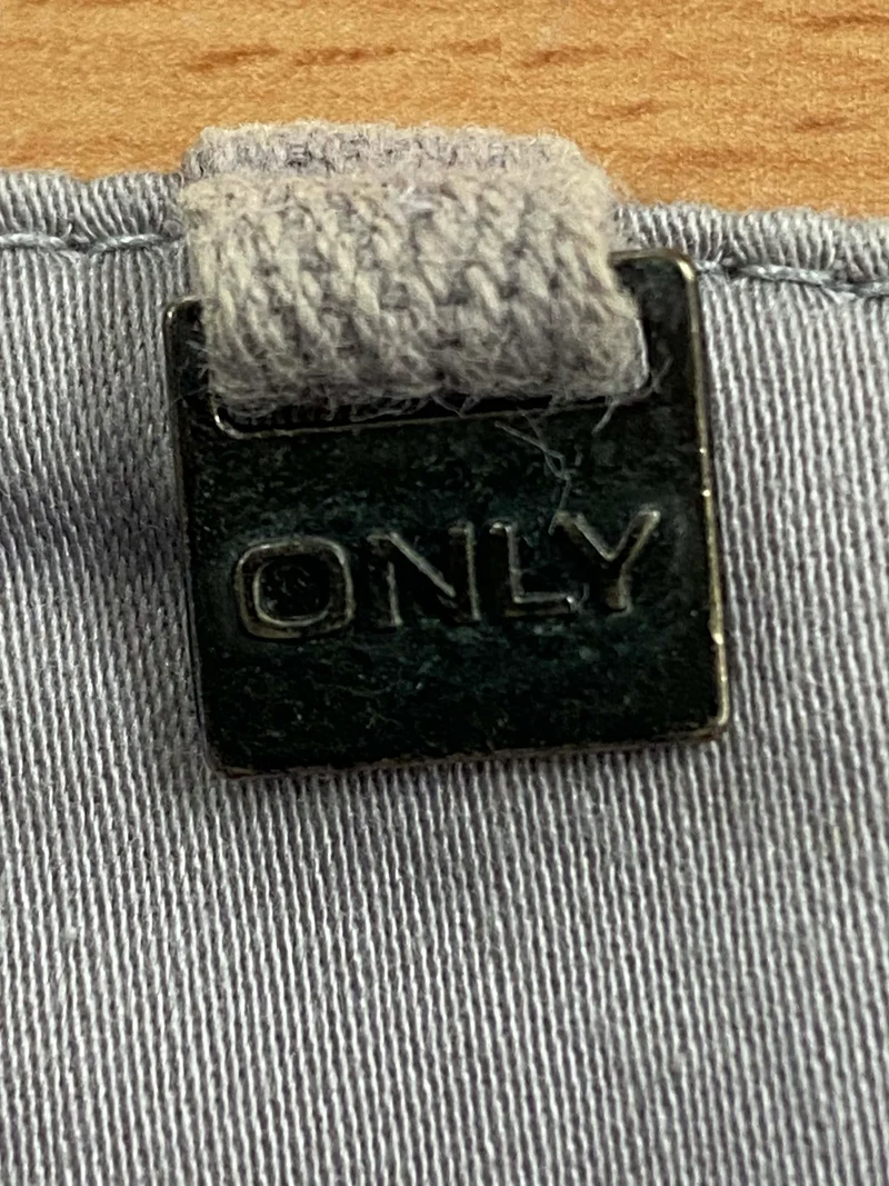Vintage Damen Weste Trachtenstil Grau mit Posamenten – Größe 38