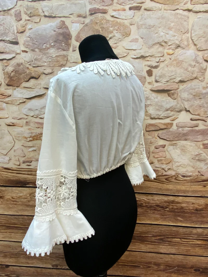 Vintage Dirndlbluse mit Spitze aus Baumwolle – Einzelstück (Größe 40)