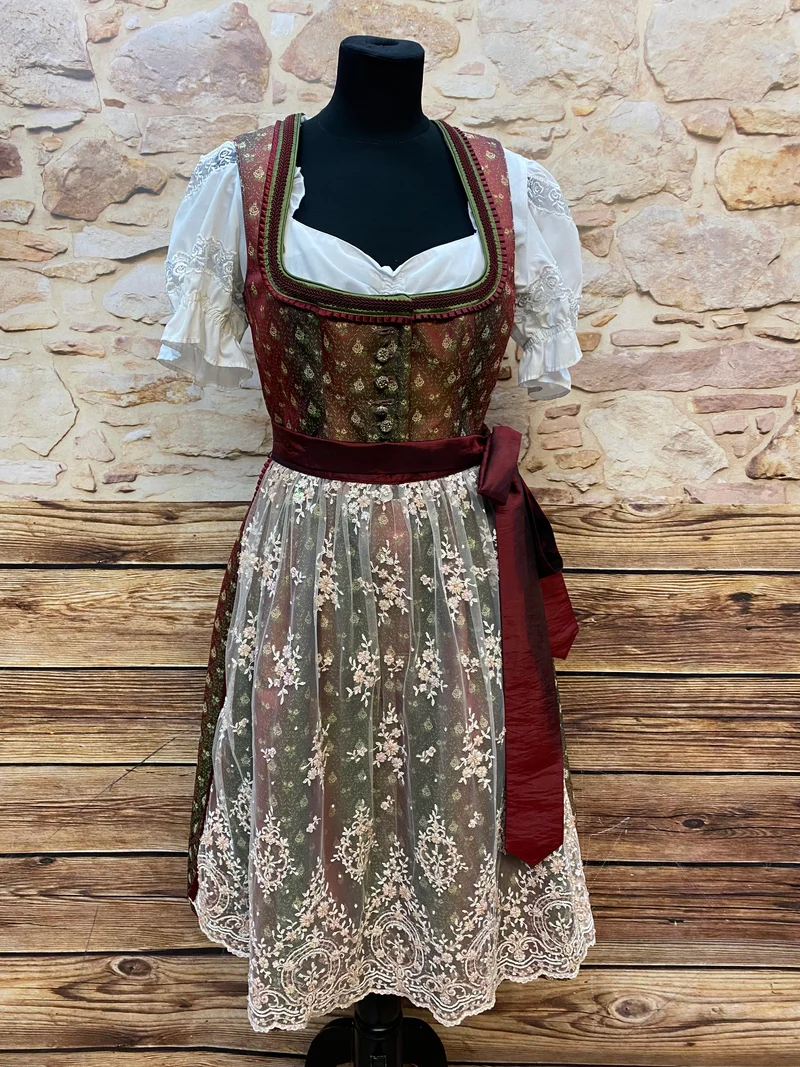 Dirndl mit Schürze und Bluse – Größe 40