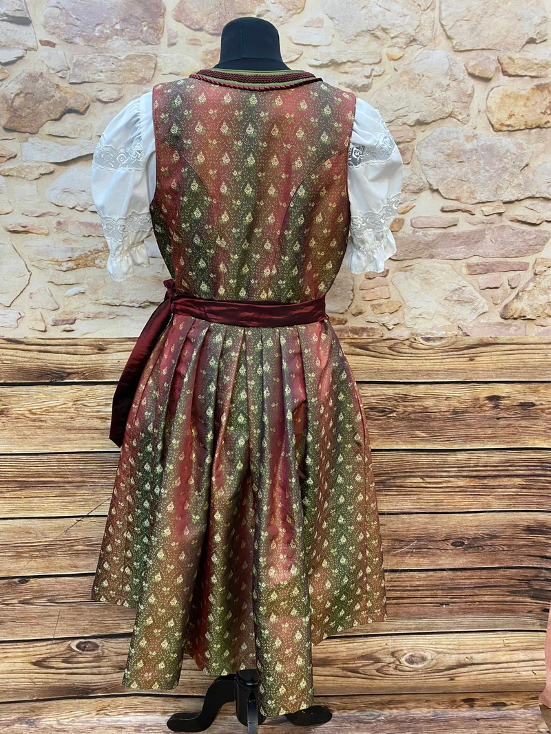 Dirndl mit Schürze und Bluse – Größe 40