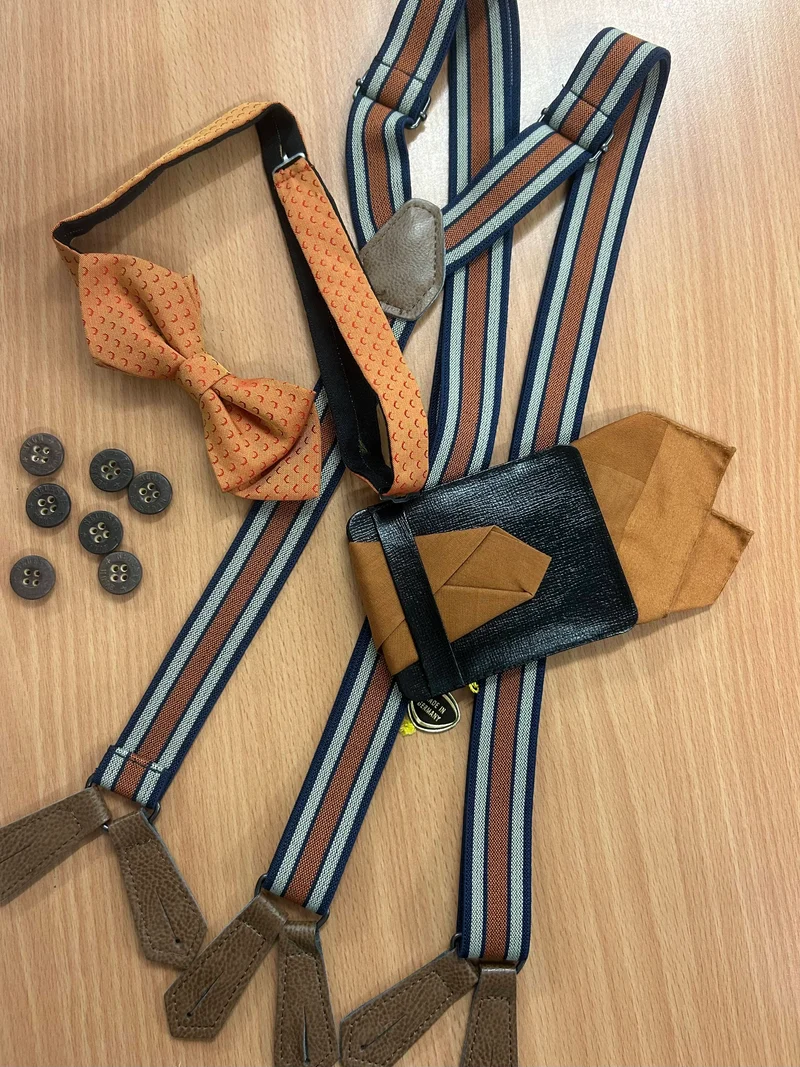 Vintage Accessoire-Set Herren – Hosenträger, Fliege, Knöpfe & Einstecktuch