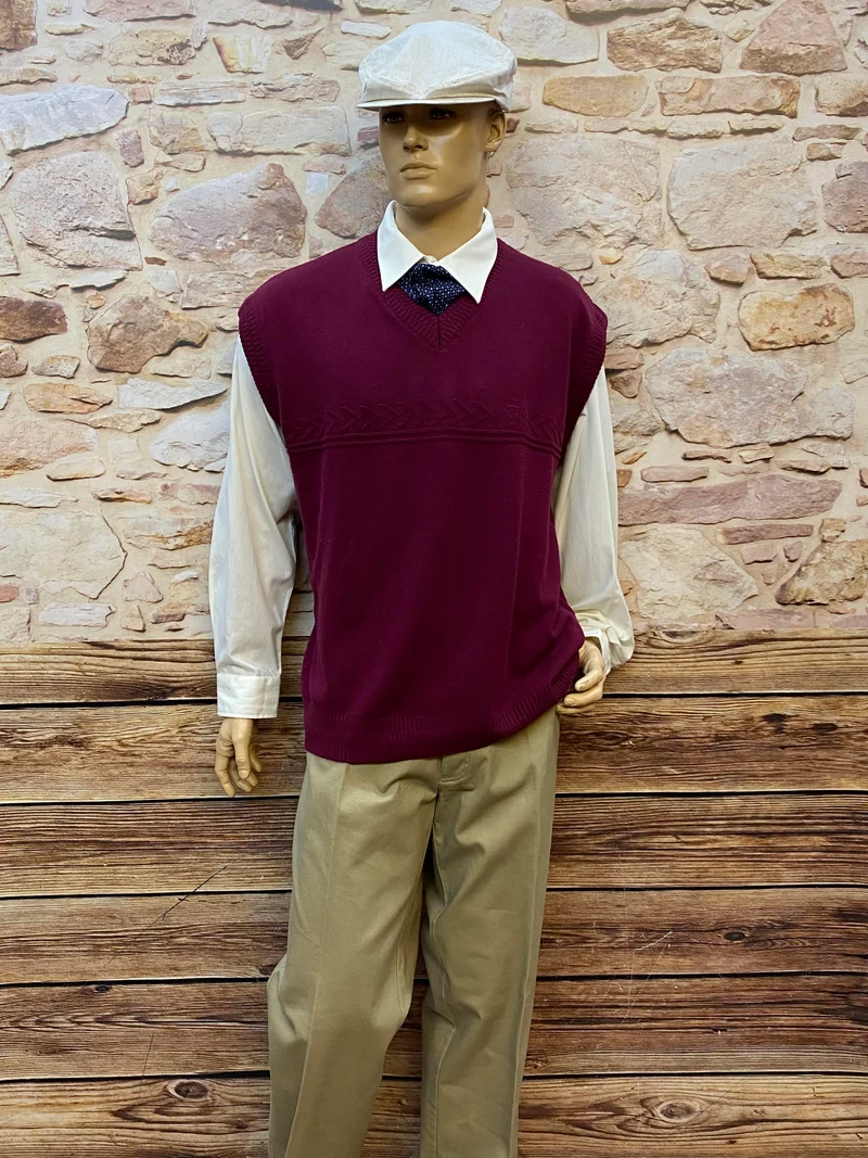 20er-Jahre-Outfit - Größe 60 – Bordeaux Pullunder & Beige Hose mit Schiebermütze
