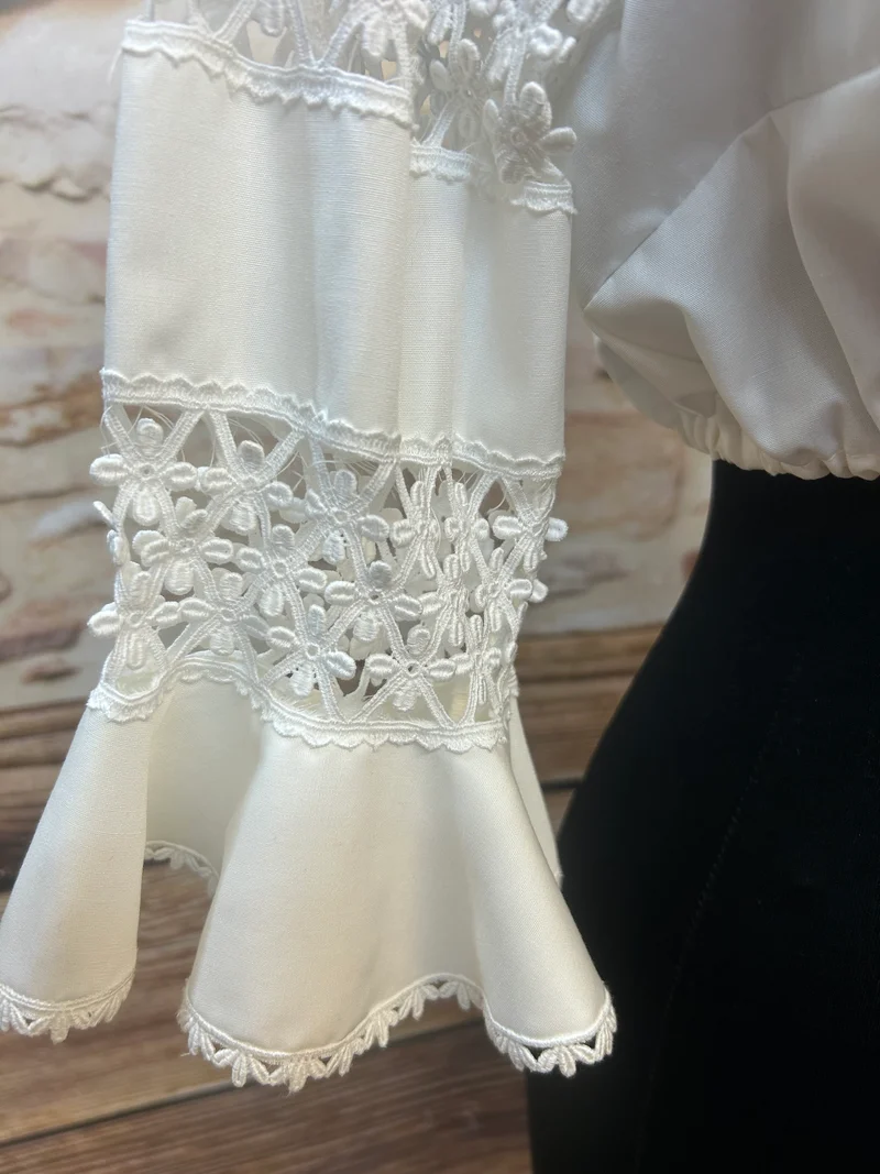 Vintage Dirndlbluse weiß - Volantärmeln, Gr. 46