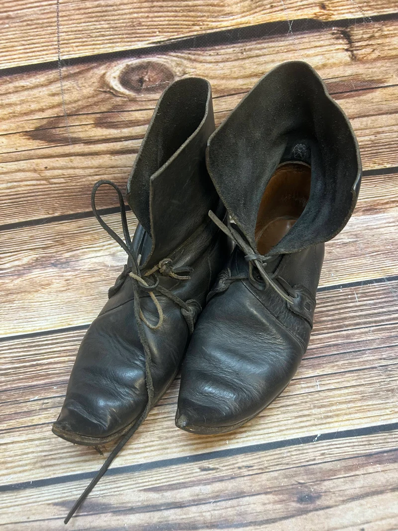 Vintage-Schuhe Schnabelschuhe - schwarz – Gr. 42
