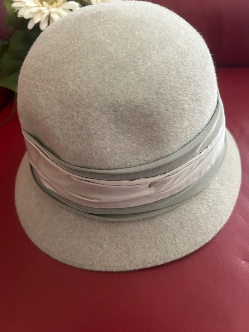 Eleganter Damen Cloche Hut aus Wollfilz – Handgefertigt in Deutschland