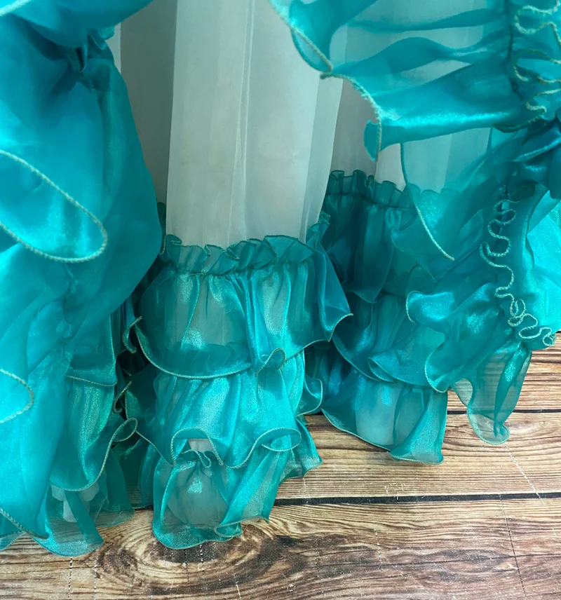 Türkis-Prinzessinnen-Ballkleid mit Rosetten – Gr. 38