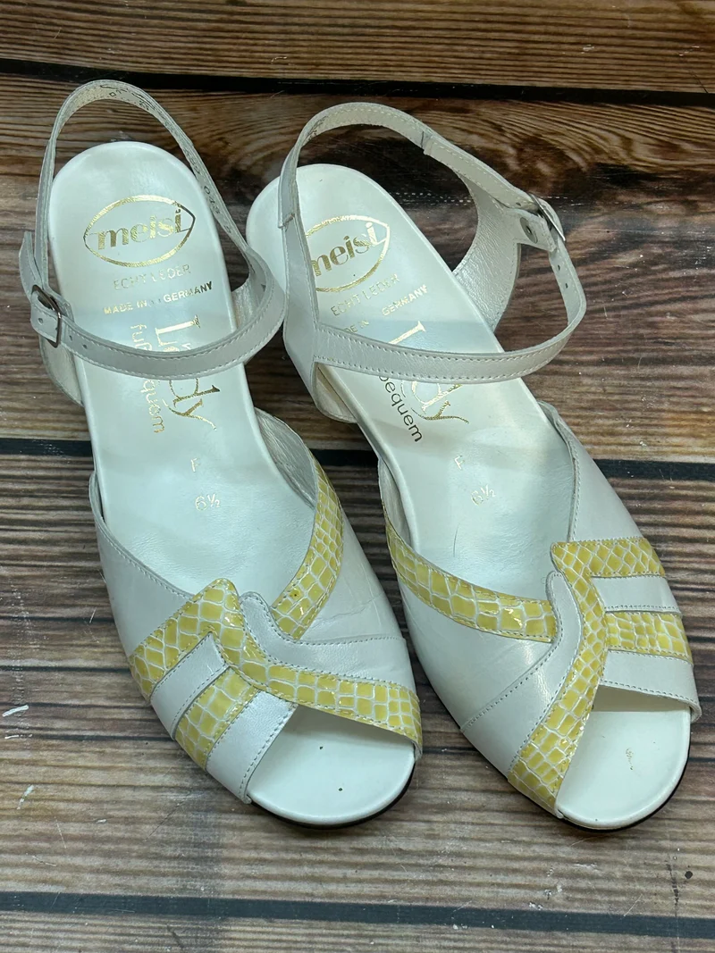 Leder-Slingbacks mit Gelb-Akzent – Größe 40