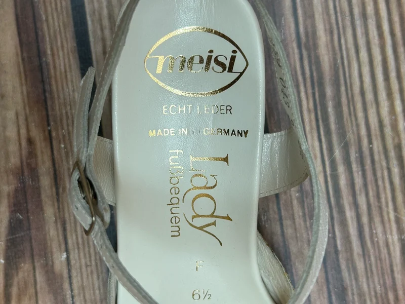 Leder-Slingbacks mit Gelb-Akzent – Größe 40