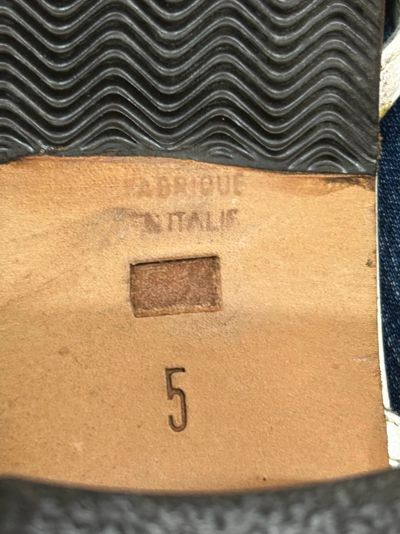 Vintage-Schuhe Geflochtene T-Strap-Sandalen aus Leder