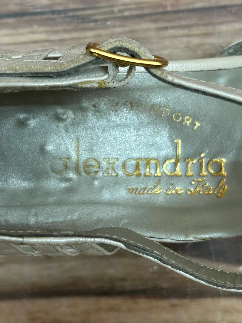 Vintage-Schuhe Geflochtene T-Strap-Sandalen aus Leder
