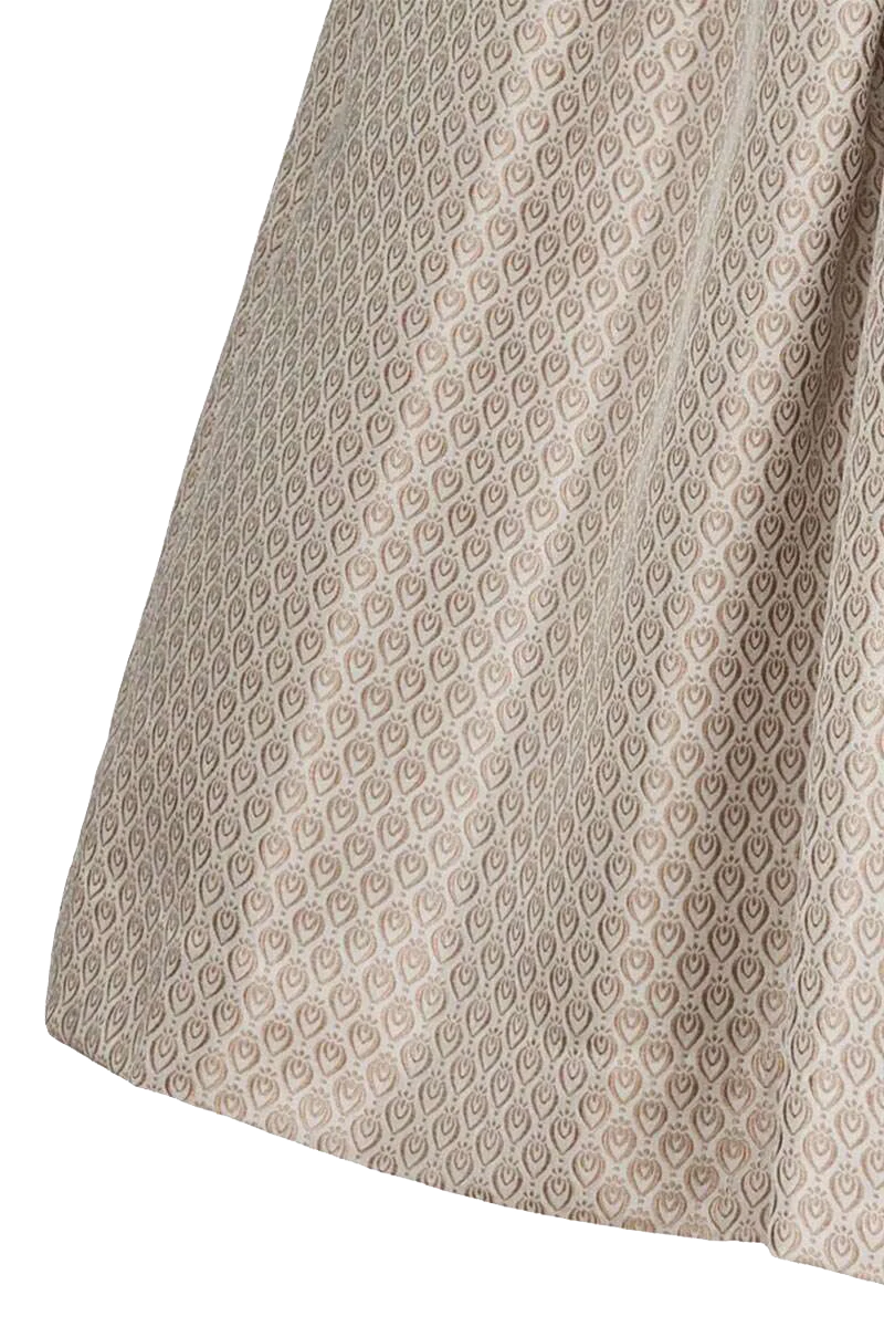Mini-Dirndl mit Spitzenschürze
