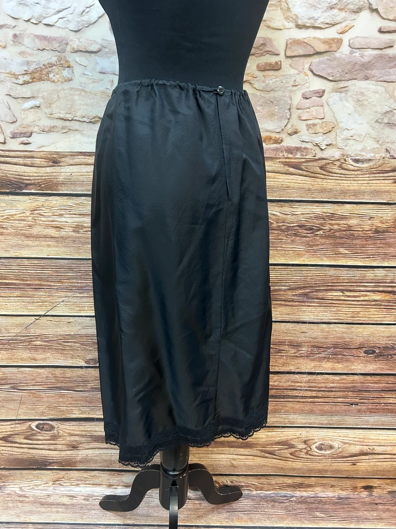 Schwarzer Unterrock Gr. 42 – Vintage-Lingerie mit Spitzenkante