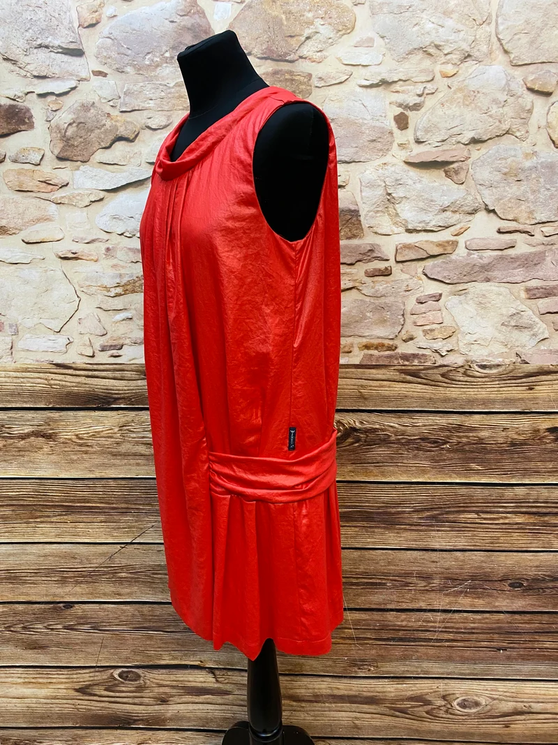 Rotes Drop-Waist Kleid von Armani Jeans Gr. 44