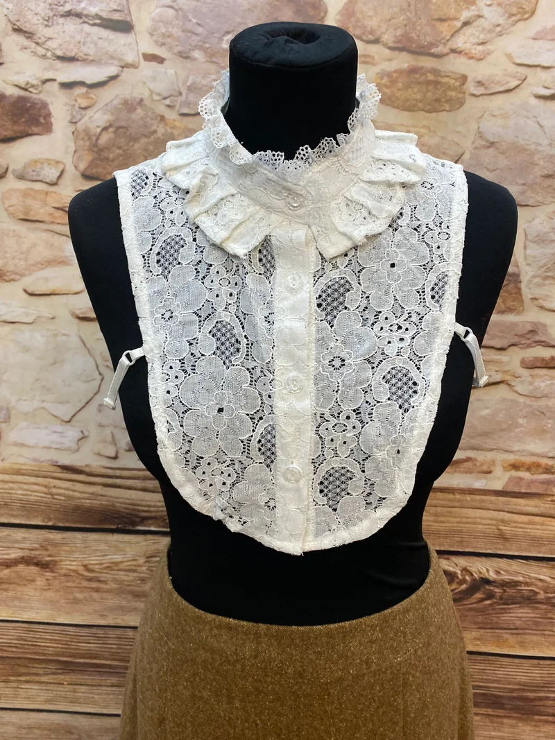 40er Jahre Outfit Damen – Vintage Kostüm mit Blazer, Rock & Hut (Größe 40)