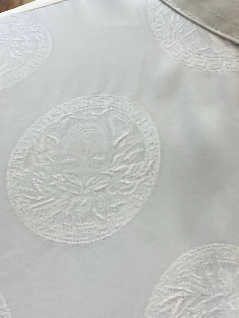 Elegantes Vintage-Hemd mit Ornament-Muster und Stehkragen– Cremeweiß, Gr. 41