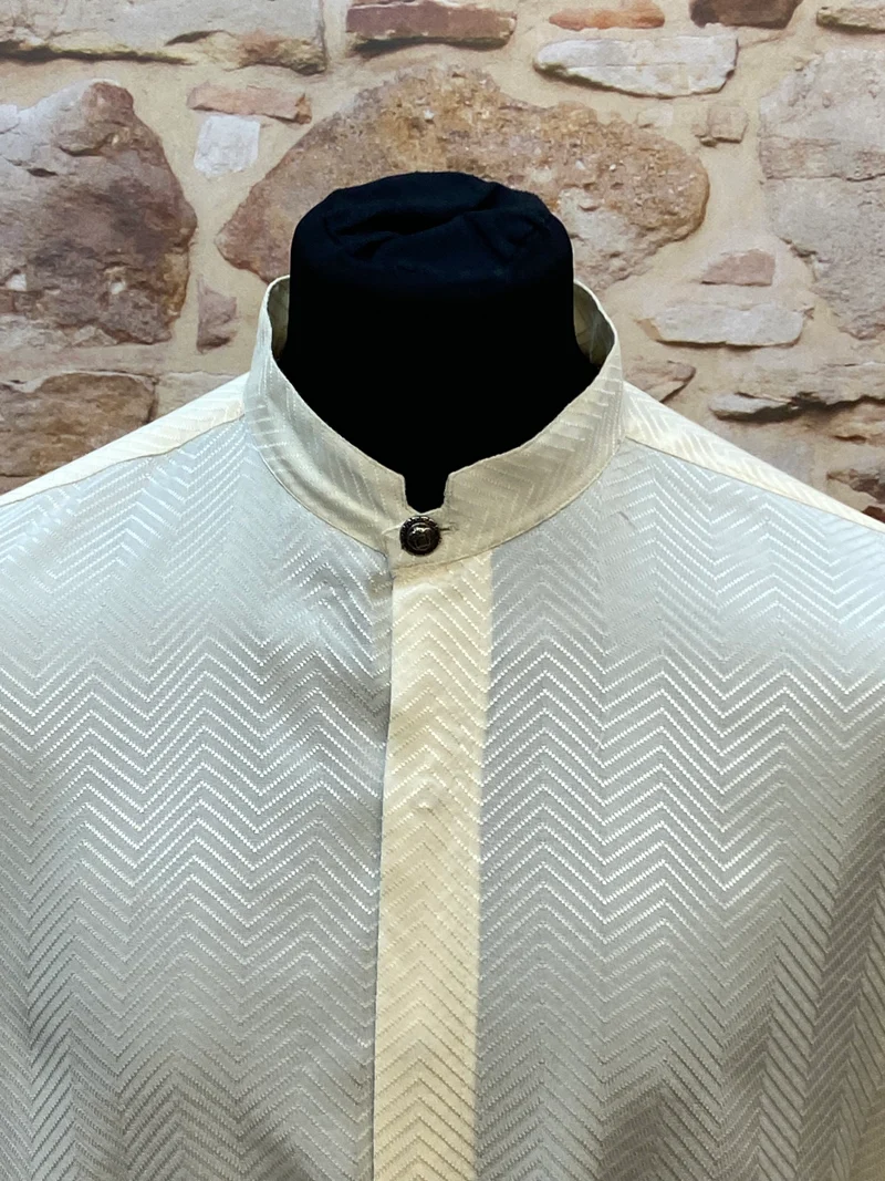 Elegantes Vintage-Hemd mit Stehkragen – Creme, Gr. 43