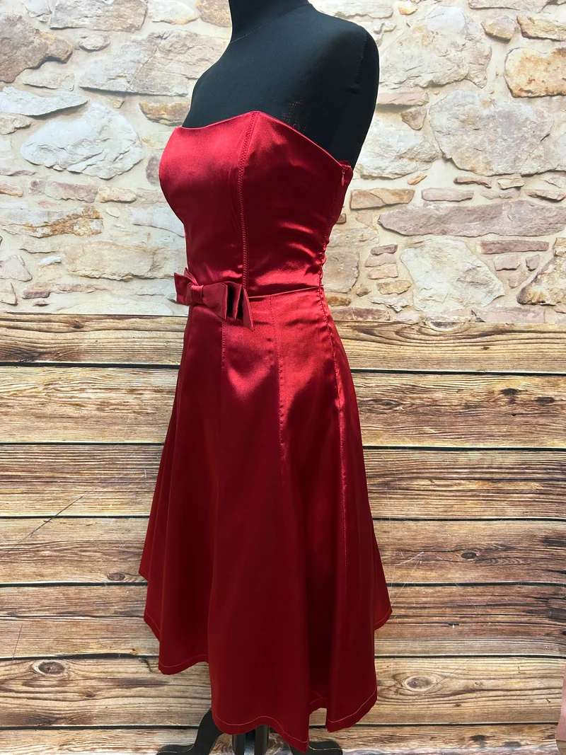 Cocktailkleid rot herzförmig trägerlos Lissa Gr. 36