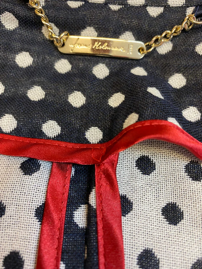 Vintage-Kostüm mit Punkten und Accessoire, Unikat