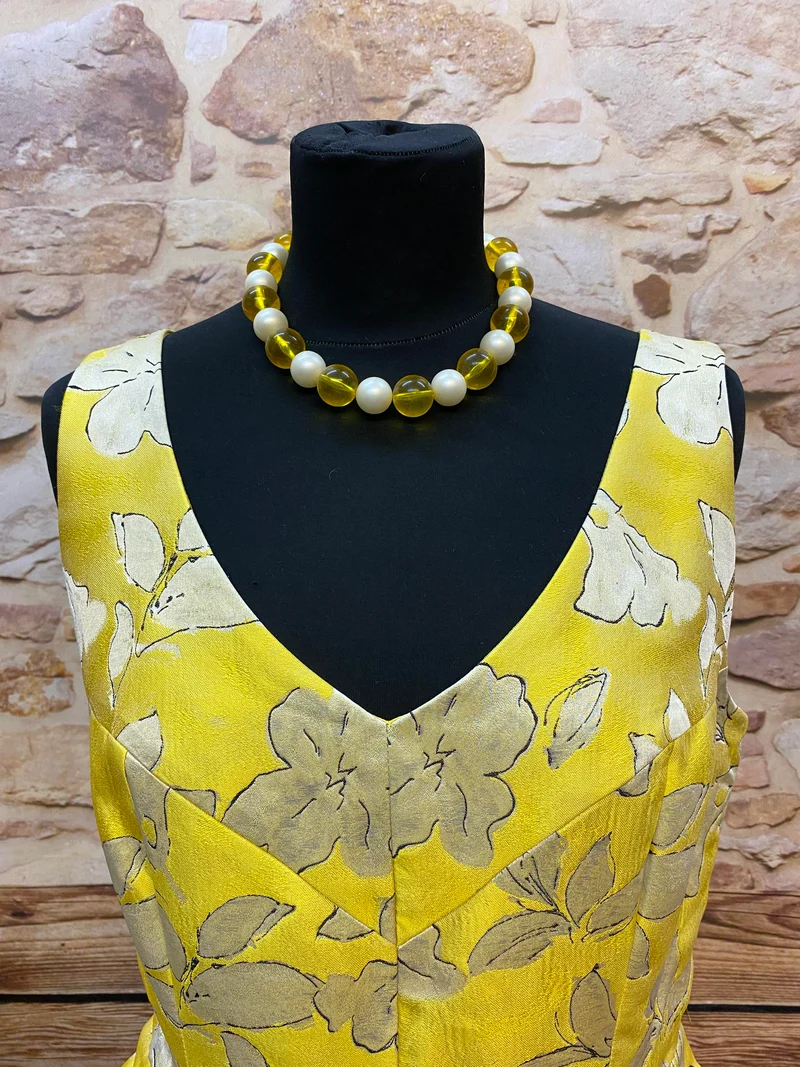 Vintage Cocktailkleid-Set Gelb mit Hut, Handschuhen & Kette (Gr. 38–40)